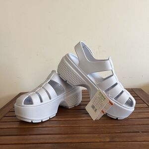 NWT Crocs Stomp Fishermen Sandal Dreamscape Women Size 8 Men Size 6